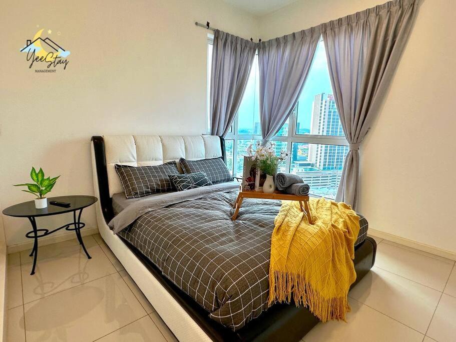 The Shore Residences 6-10pax/tv Videogame Apartment *
