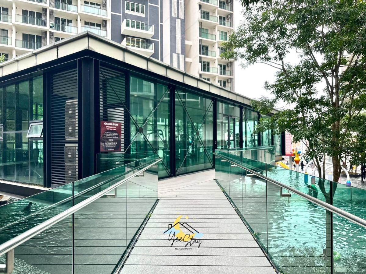 The Shore Residences 6-10pax/tv Videogame Apartment